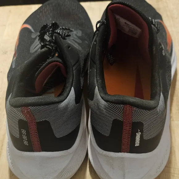 Nike Zoom Winflo 7 Black Total Orange CJ0291-011