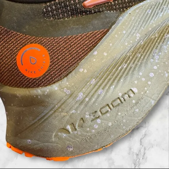 Nike Zoom Winflo 8 Shield Shoes Men’s‎ Size 9 Running Black Orange DC3727-200