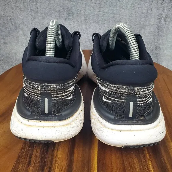 Nike ZoomX Invincible Run Flyknit Shoes Women's 8 Black Oreo Running Sneakers