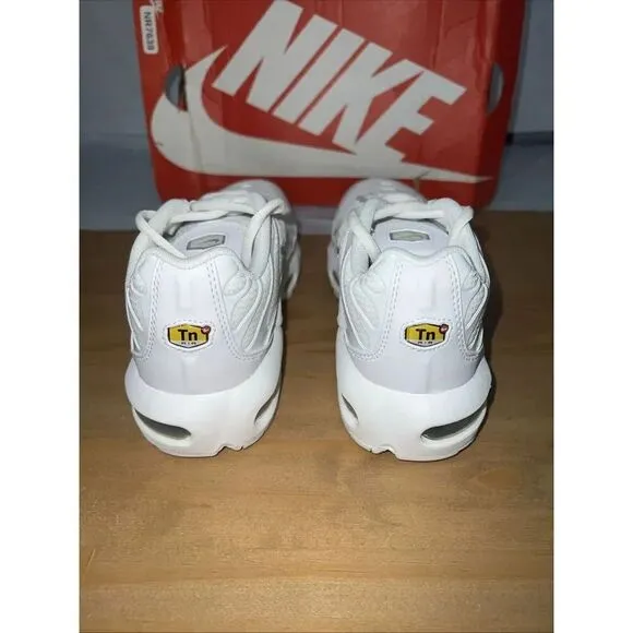 Nike Air Max Plus CW7044-100 Sneakers Kids US 5 White Lace Up Running Shoes BBS9