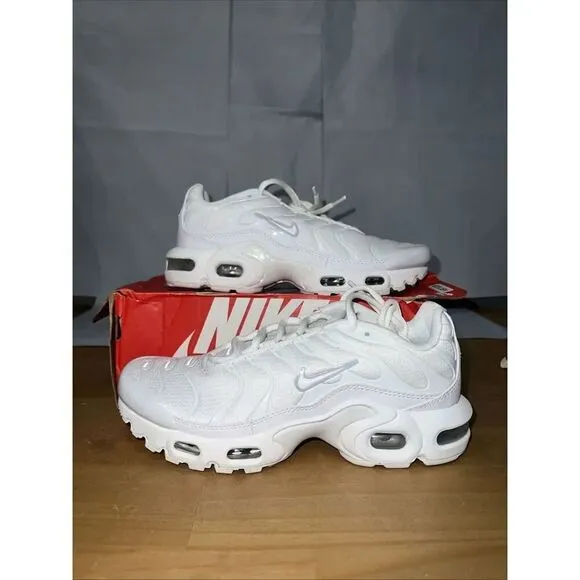 Nike Air Max Plus CW7044-100 Sneakers Kids US 5 White Lace Up Running Shoes BBS9