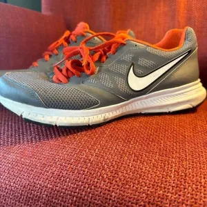 NIKE EUC Men’s Sneakers