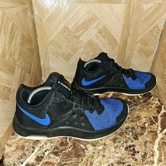 Nike men's Air Versitile 3 black blue basketball shoes size 10.  0502