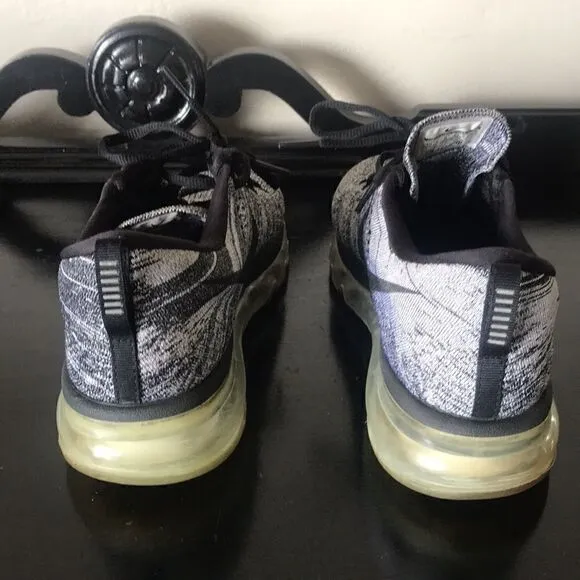 Nike Oreo fly knit max preowned running shoes