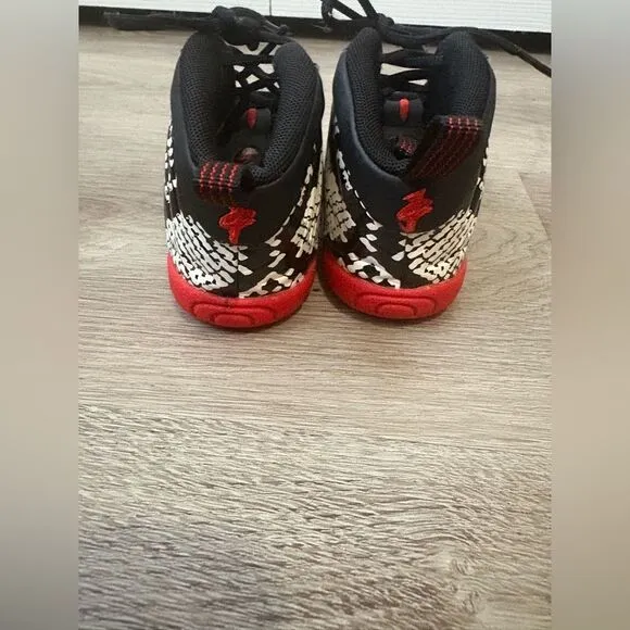 Nike toddler sneakers