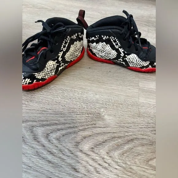 Nike toddler sneakers