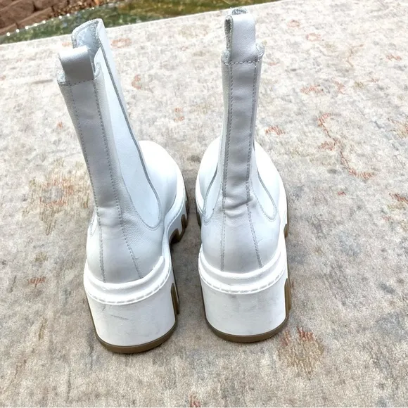 Nila &amp; Nila EUC White Boots Sz 39, 9 US
