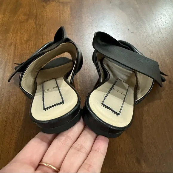 No. 21 Black Leather Knot Slide Sandals Size EU 36.5