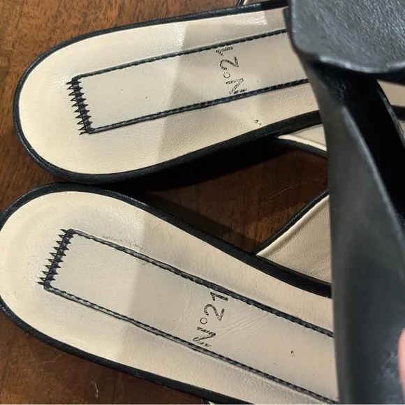 No. 21 Black Leather Knot Slide Sandals Size EU 36.5