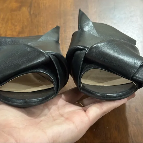 No. 21 Black Leather Knot Slide Sandals Size EU 36.5