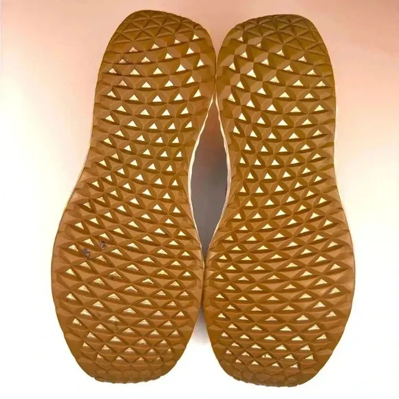 Nobull Coral Knit Runner Unisex Mens 10 Womens 11.5 Athletic Shoes