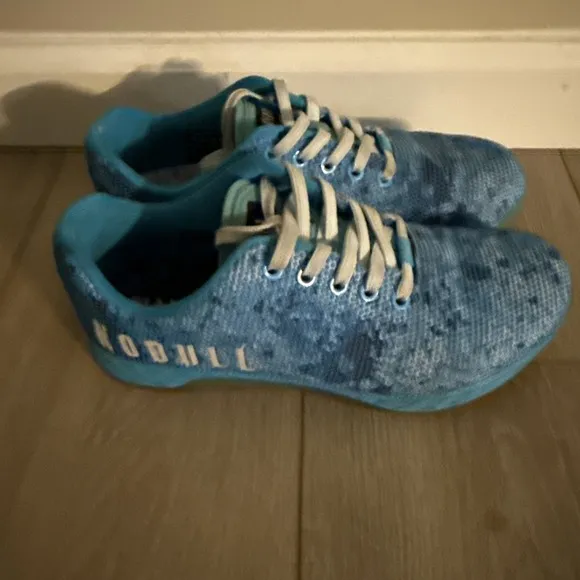 NOBULL Unisex Brooke Ence Artwork Trainers Athletic Blue Sneakers  W 9.0/ M 7.5