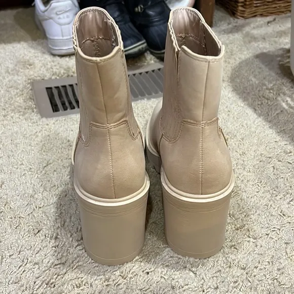 Nude boots
