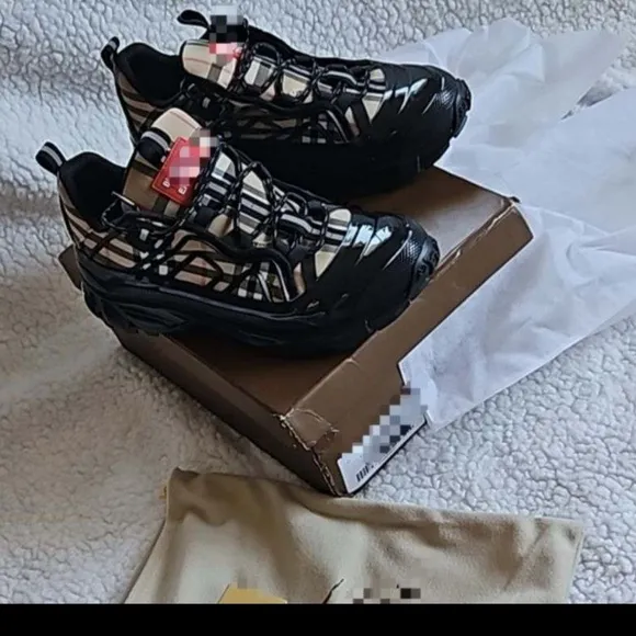 NWB Mens size 42 and size 40