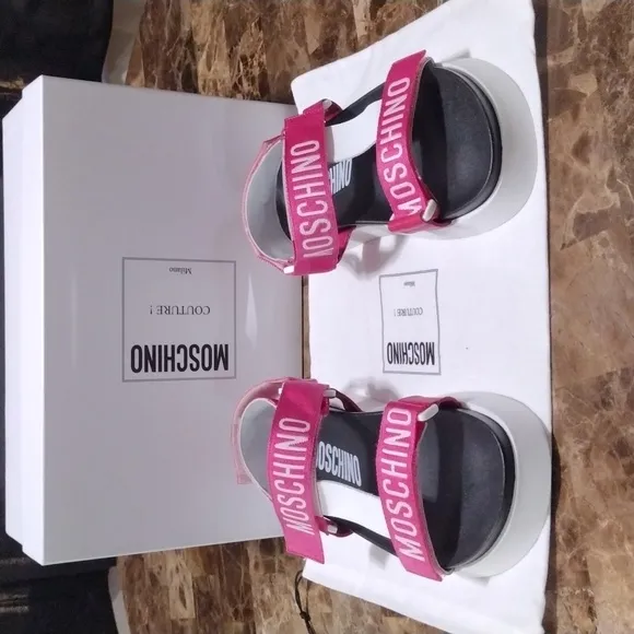 NWB Moschino Sandals