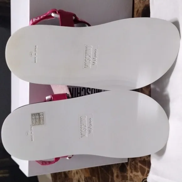 NWB Moschino Sandals