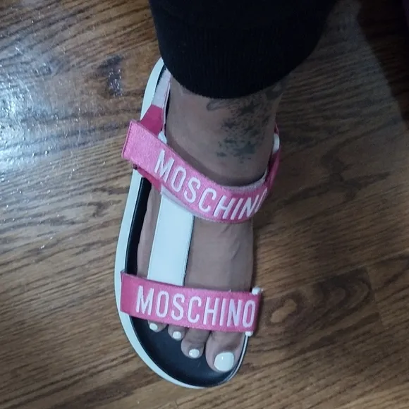 NWB Moschino Sandals