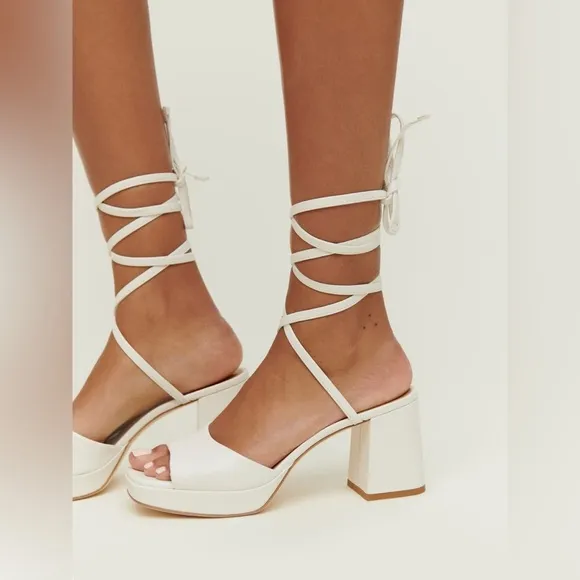 NWB! Reformation Magda Ankle Tie Platform Heels in White Leather, Women's 6