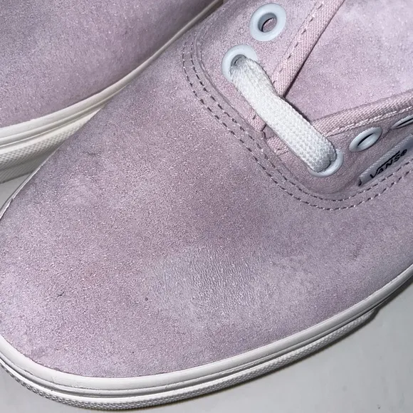 NWB Vans Authentic Pig Suede Orchid Ice Sneakers