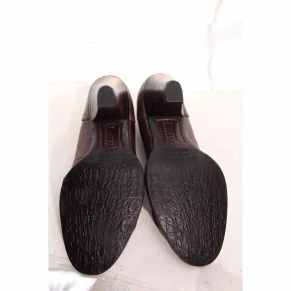 NWOB born button heels leather brown women shoes sz 6