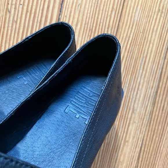 NWOB Frye Claire Venetian Slip-on Loafer in Black Sz 8.