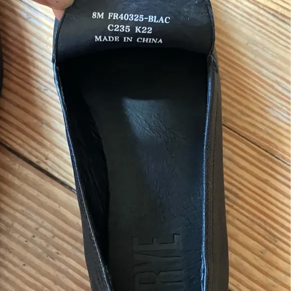NWOB Frye Claire Venetian Slip-on Loafer in Black Sz 8.