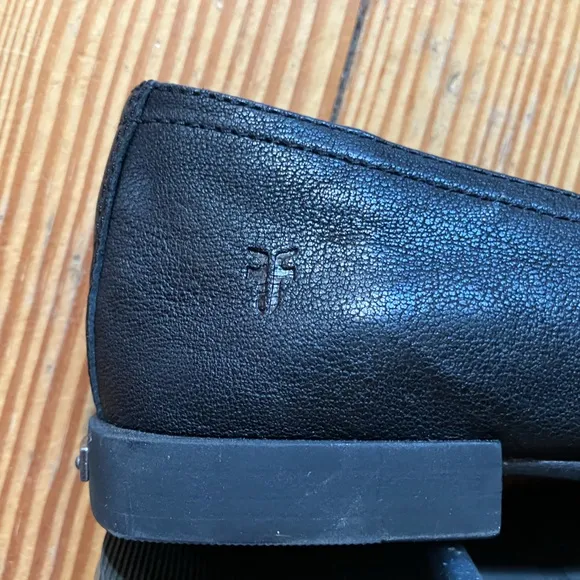 NWOB Frye Claire Venetian Slip-on Loafer in Black Sz 8.