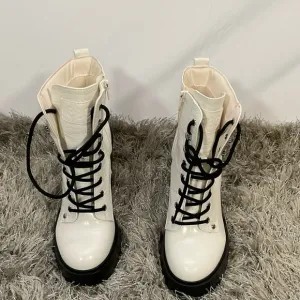 NWOB G by Guess Boots
