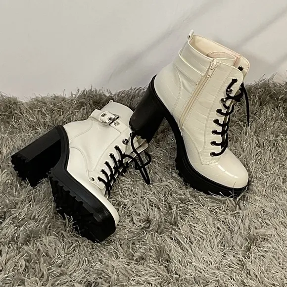 NWOB G by Guess Boots