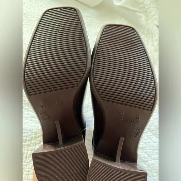 NWOB Jeffrey Campbell rainy day brown ankle boots!