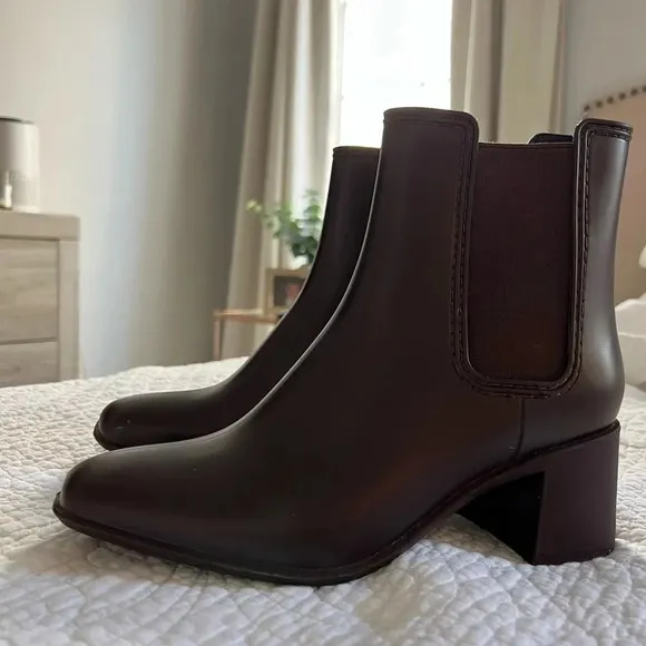 NWOB Jeffrey Campbell rainy day brown ankle boots!