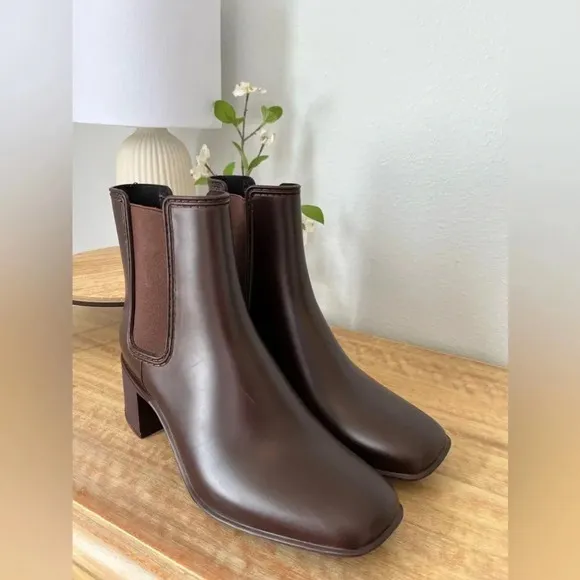 NWOB Jeffrey Campbell rainy day brown ankle boots!