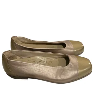 NWOB SAS COCO Nude Pearl Cap Toe Flats Slip On Tripad Comfort Shoes 9.5 M