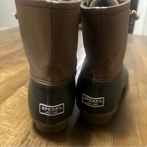 NWOB Sperry Duck Boots 9.5