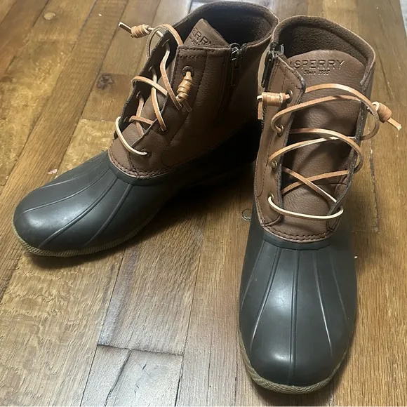 NWOB Sperry Duck Boots 9.5