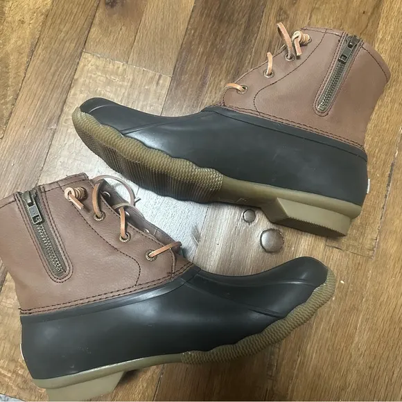 NWOB Sperry Duck Boots 9.5