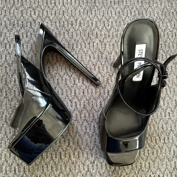 NWOB STEVE MADDEN Gloss Black Patent Stiletto Heels Ankle Strap Women’s Size 9