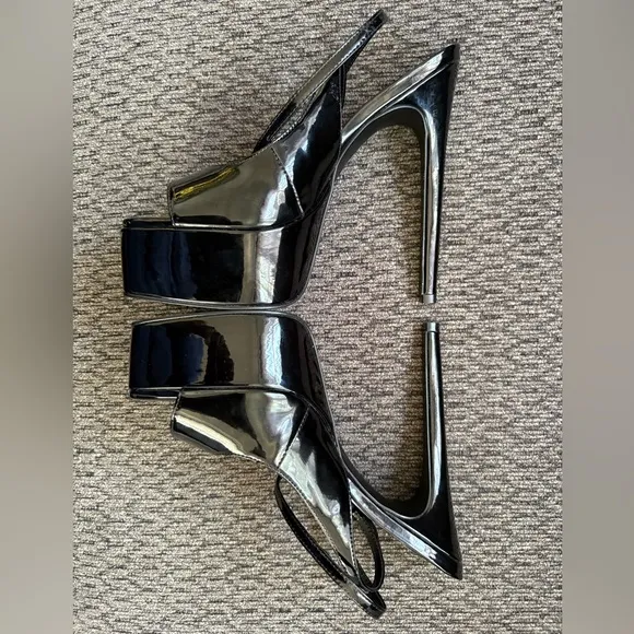 NWOB STEVE MADDEN Gloss Black Patent Stiletto Heels Ankle Strap Women’s Size 9