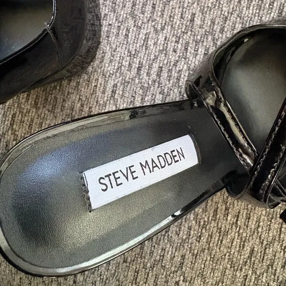 NWOB STEVE MADDEN Gloss Black Patent Stiletto Heels Ankle Strap Women’s Size 9