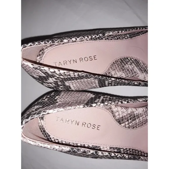 NWOB Taryn Rose ROCHELLE Genuine  Leather Pumps Shoes Heels 7
