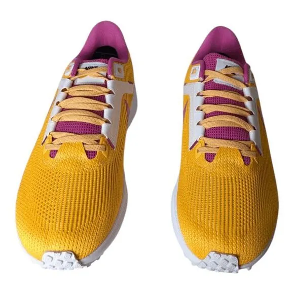 NWOB NIKE Pegasus 40 Running Shoes Size M10/W11.5