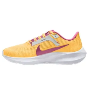 NWOB NIKE Pegasus 40 Running Shoes Size M10/W11.5