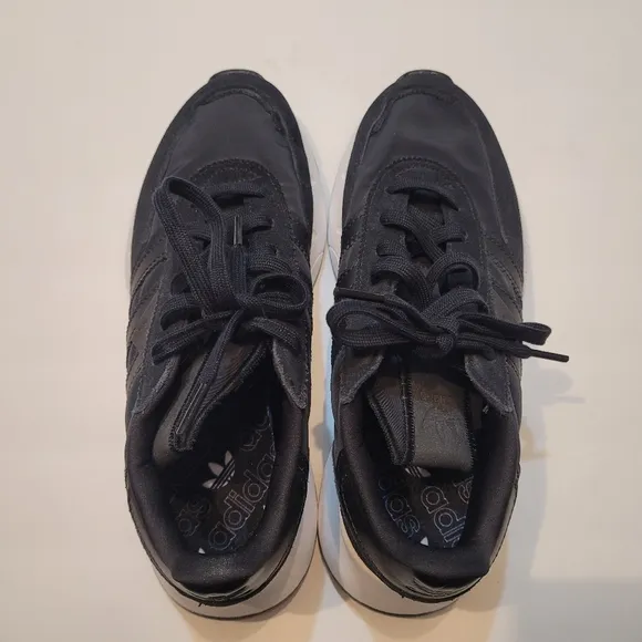 NWOT Adidas Unisex Retropy F2 Sneakers size 7.5