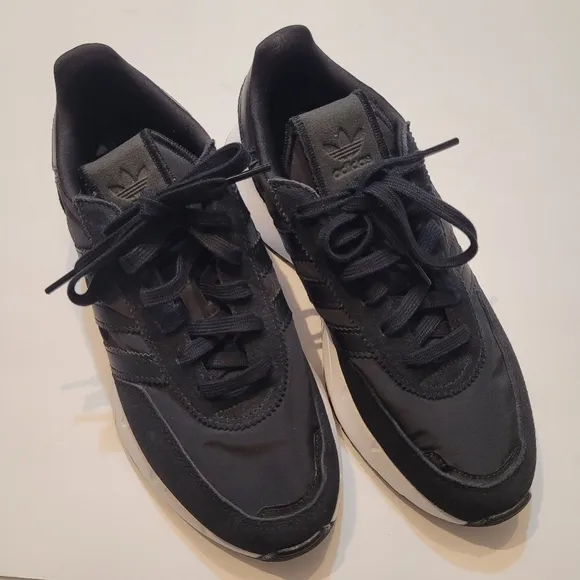 NWOT Adidas Unisex Retropy F2 Sneakers size 7.5