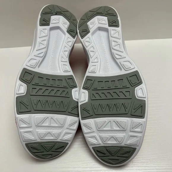 NWOT APL Men’s Techbloom Bliss Sneakers, size 10.