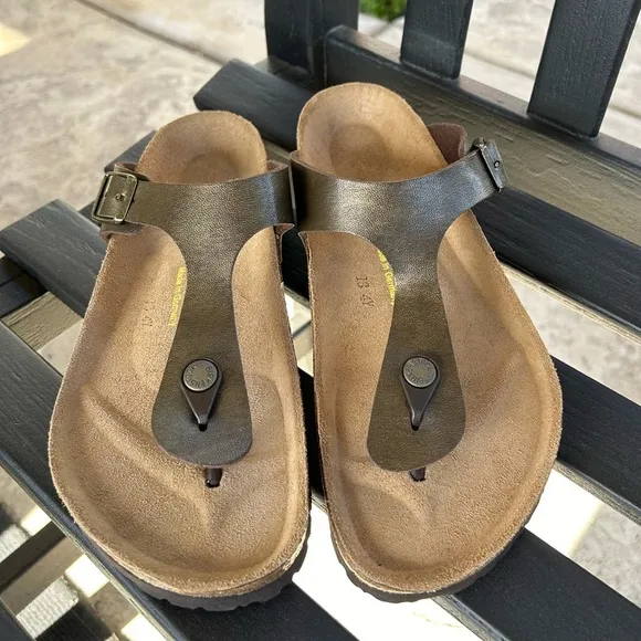 NWOT! Birkenstock Gizeh Sandals- Size 39EU