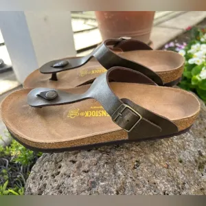 NWOT! Birkenstock Gizeh Sandals- Size 39EU