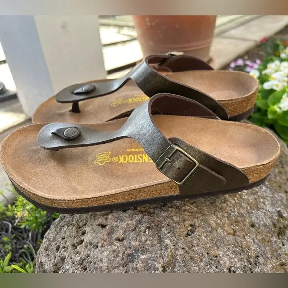 NWOT! Birkenstock Gizeh Sandals- Size 39EU