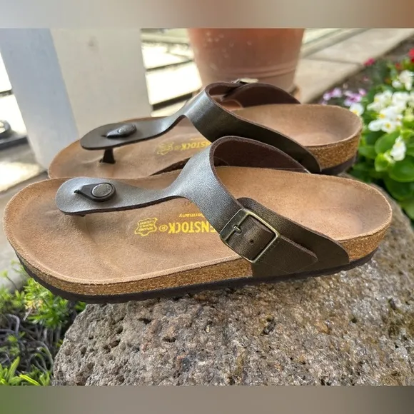 NWOT! Birkenstock Gizeh Sandals- Size 39EU