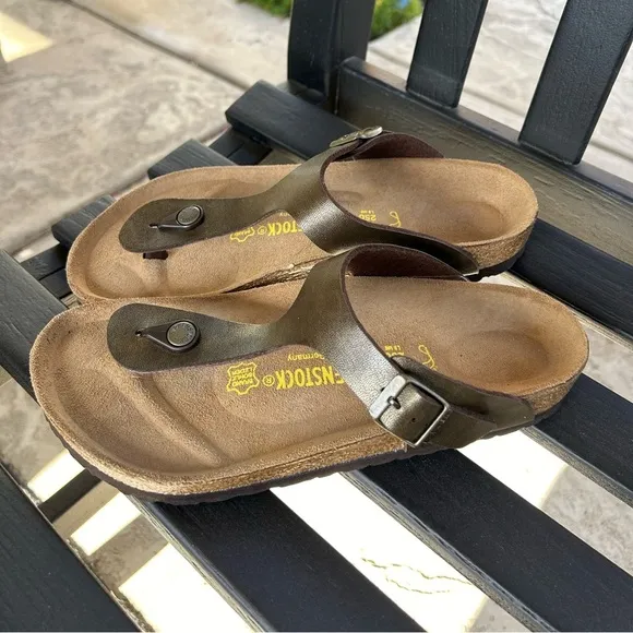 NWOT! Birkenstock Gizeh Sandals- Size 39EU